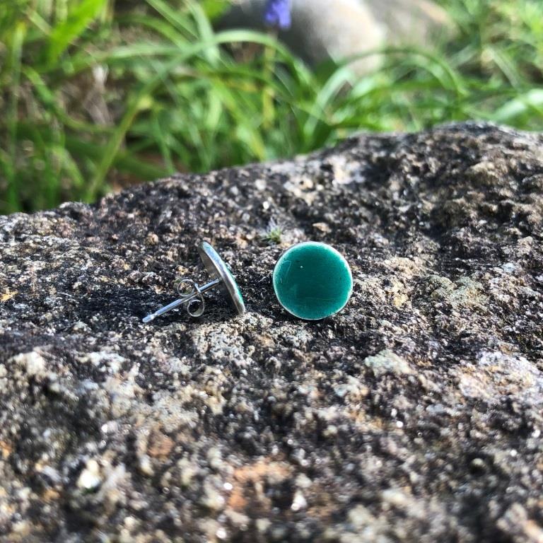 Green ocean stud earrings